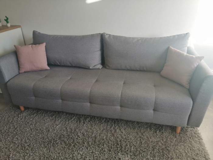 graues Schlafsofa