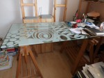 groer Schreibtisch mit Glasplatte, 30 Euro