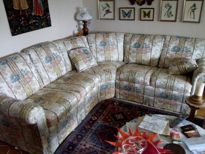 Sofa abzugeben